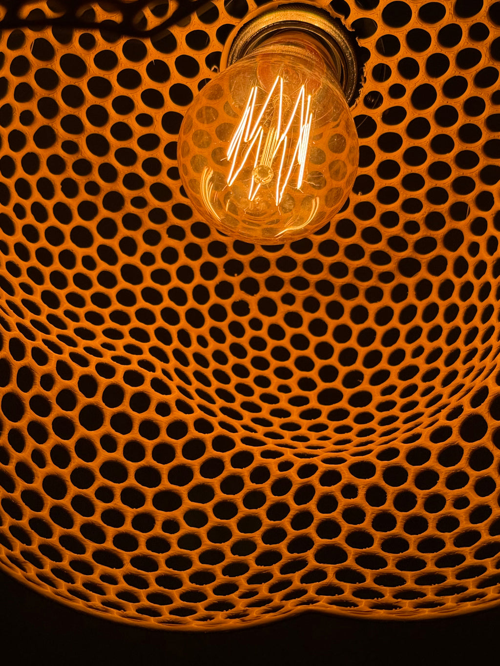 The AureHive Pendant